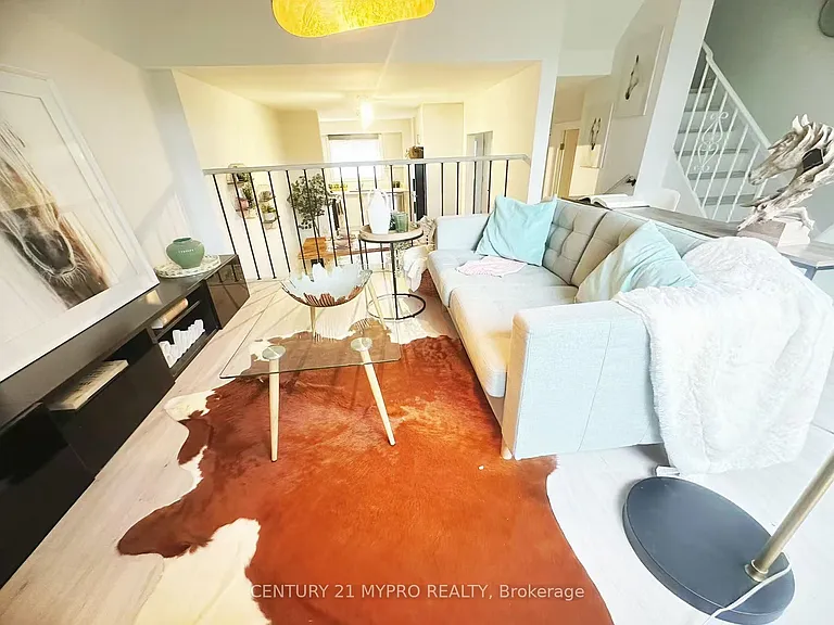 67 Godstone Rd #121 — Photo 3