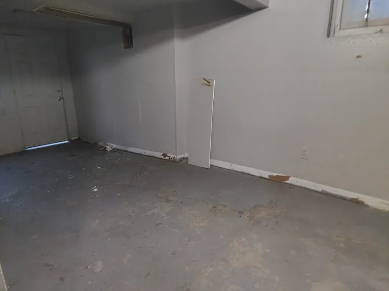 6404 Myron Ave — Photo 5