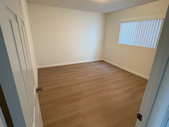 5th image of 429 W Glenoaks Blvd APT 9