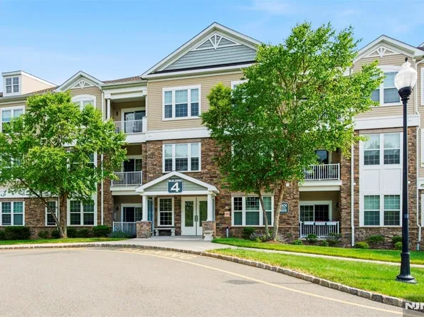 4206 Hoover Ln, Wharton, NJ 07885