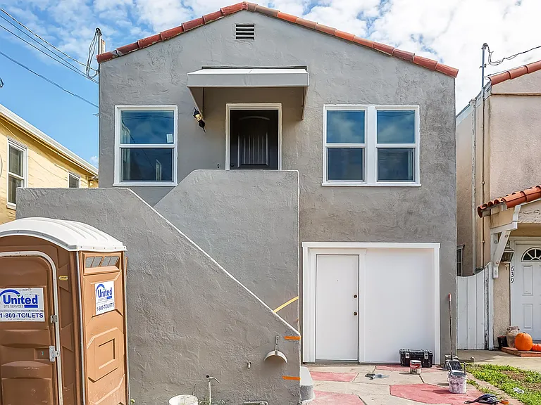 633 Kains Ave — Photo 14