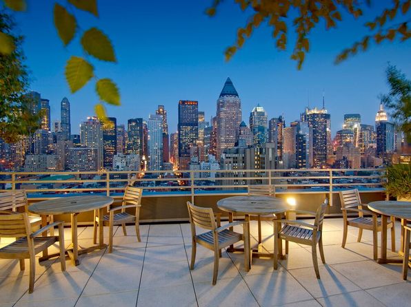 515 W 52nd St #1B-1BA-627SQFT