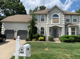 20 Log Cabin Rd, Sicklerville, NJ 08081