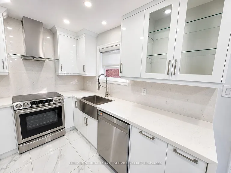 108 Parktree Dr — Photo 5