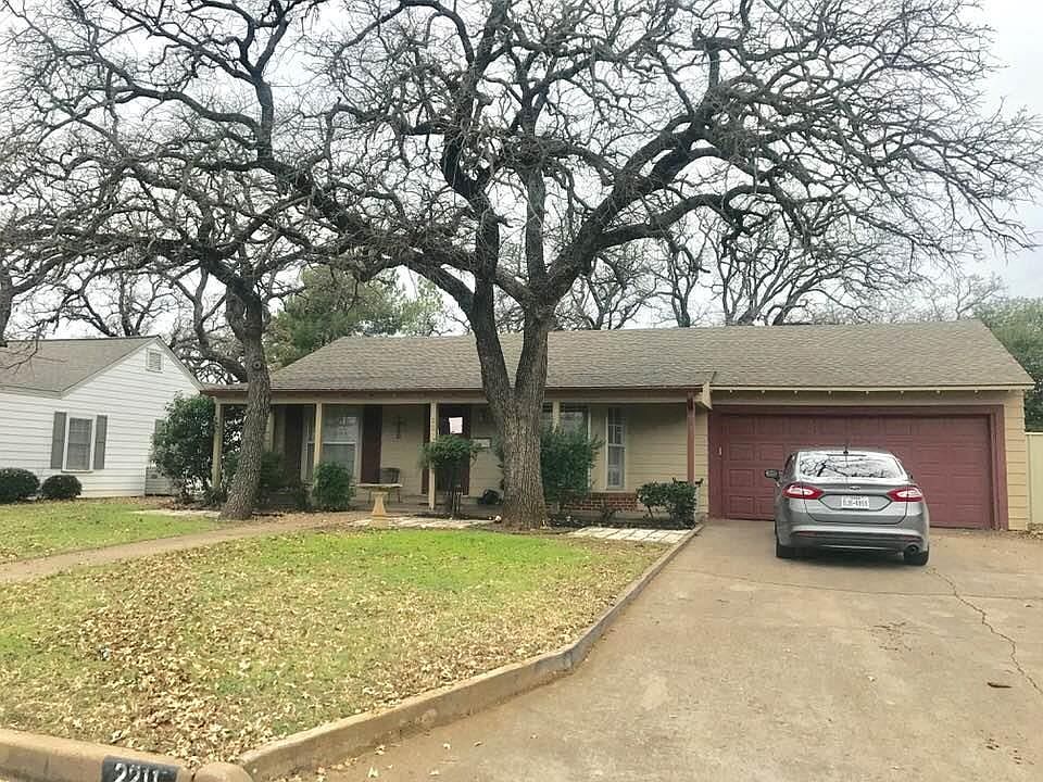 1st image of 2211 NW 2nd Ave