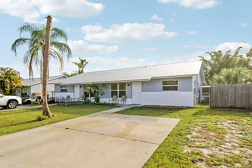 8807 SE Sandy Ln Photo 1