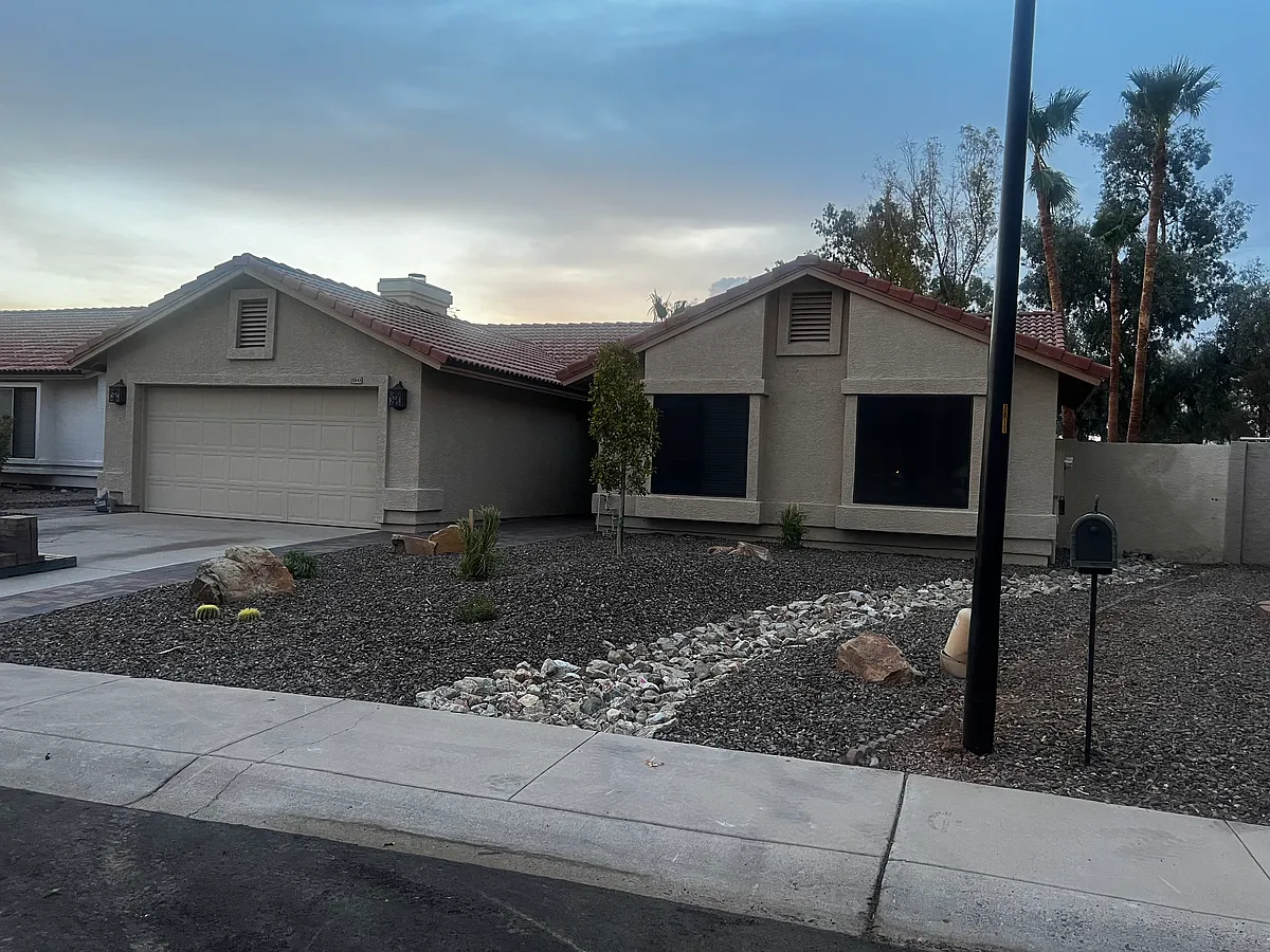 Building Photo - 18848 N 73rd Dr