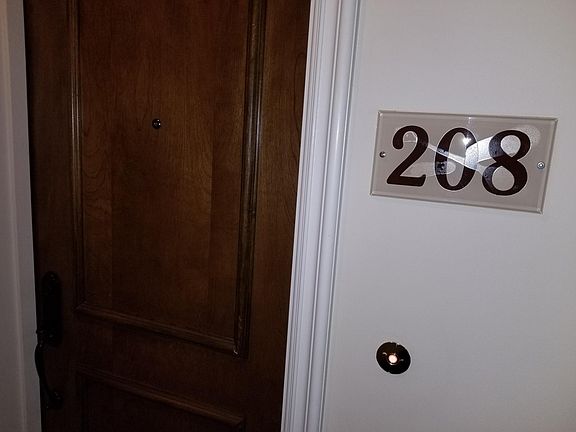 5th image of 4824 Tujunga Ave Unit 208A