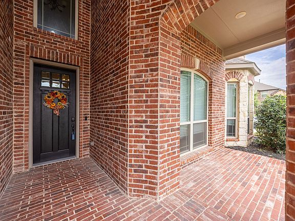 4th image of 2605 Fair Oaks Ave