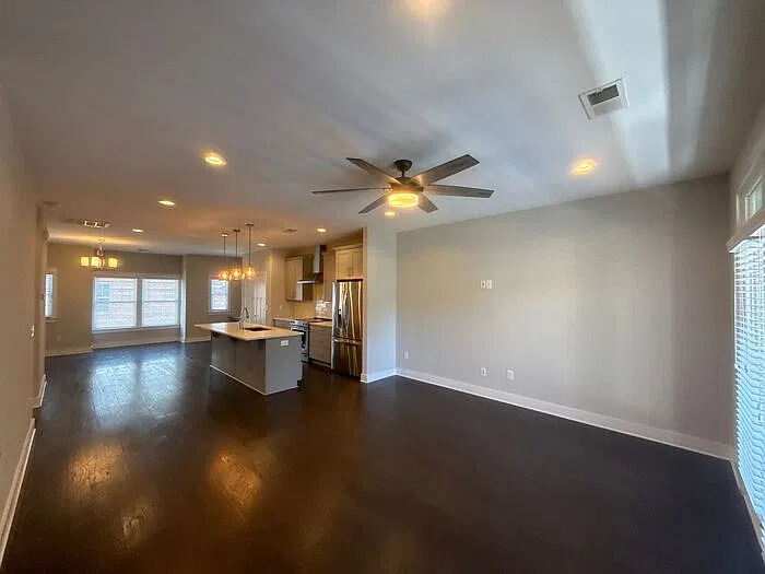 3 bed, 3.5 bath, 2143 sqft, $3,100 — Photo 3