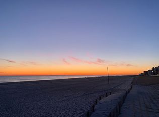 100 W Broadway APT 2BB, Long Beach, NY 11561