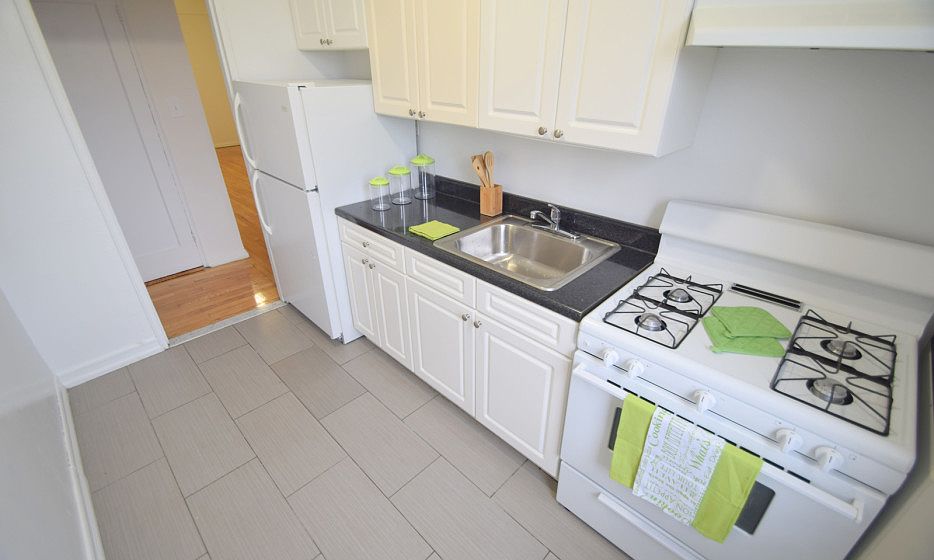 River Hill Gardens - Kitchen - M83-03E
