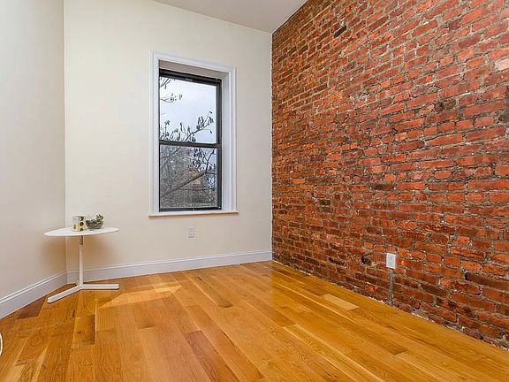 4th image of 303 Woodbine St APT 2F
