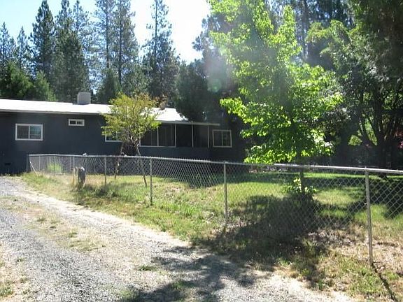 3rd image of 9081 Cedar Cir