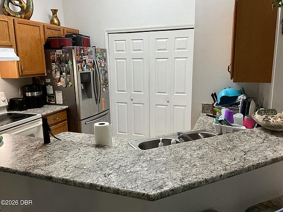 3rd image of 6 Slatington Pl