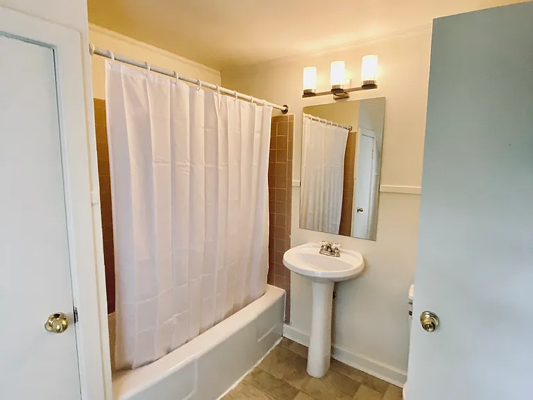 154 Sanford Ave — Photo 6
