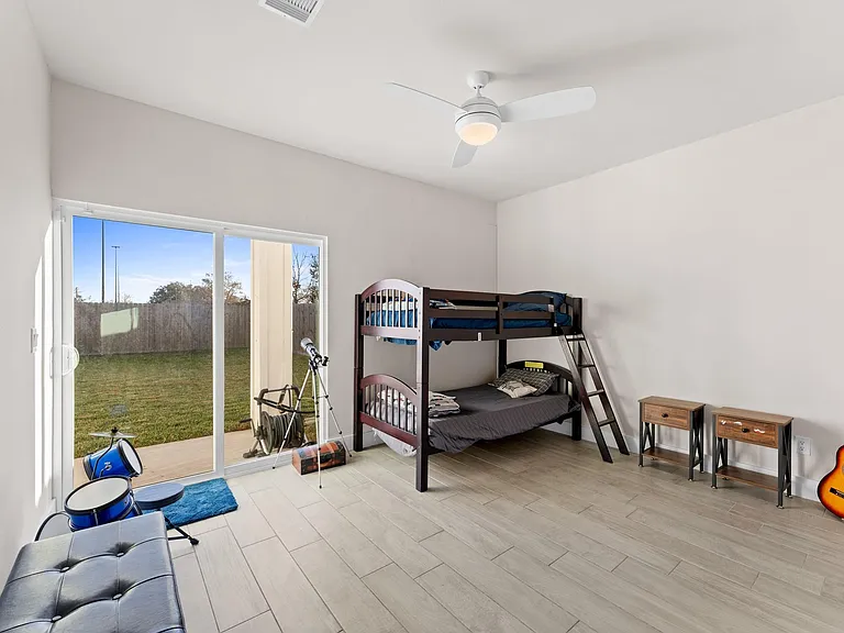 4904 Noble St — Photo 19