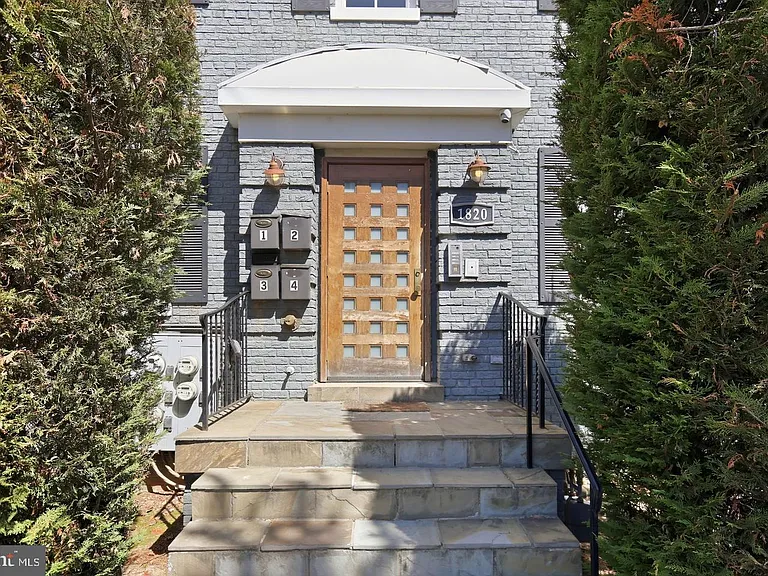 1820 Independence Ave SE #1 — Photo 29