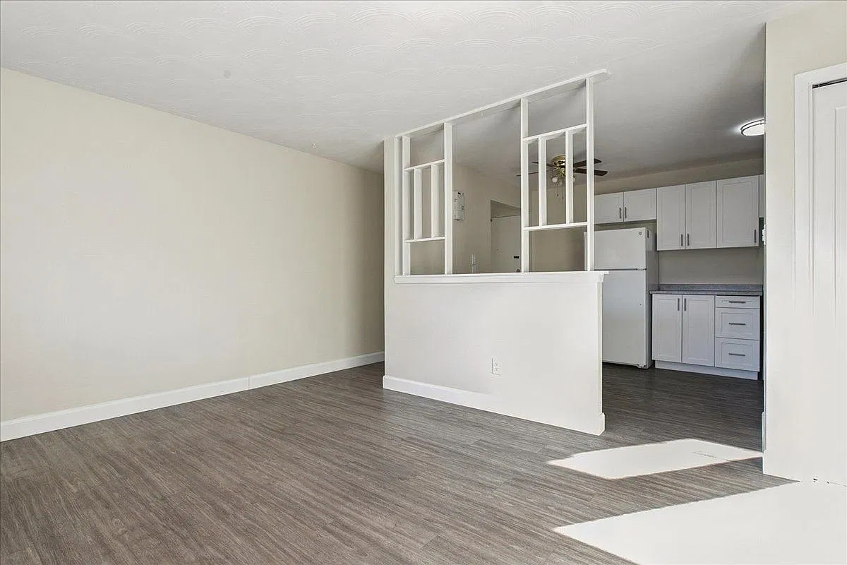 Model - 122 Allard Street — Photo 2