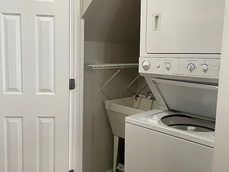 1113 S Hanover St — Photo 11