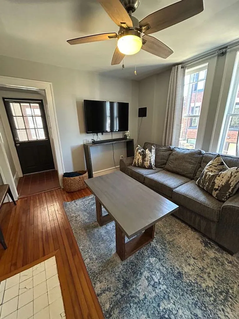22 W Earle Street — Photo 3