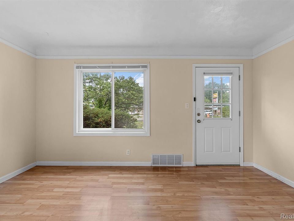 4500 Rochester Rd, photo 4