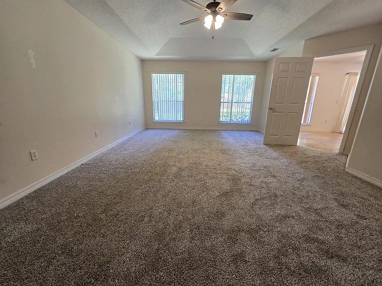 4219 Spindlewick Dr — Photo 18