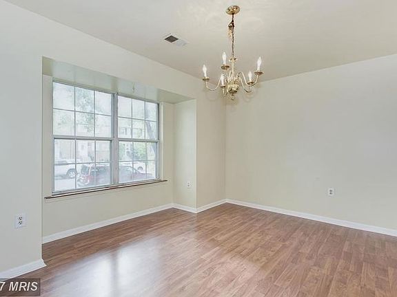 5th image of 165 Meadows Ln NE