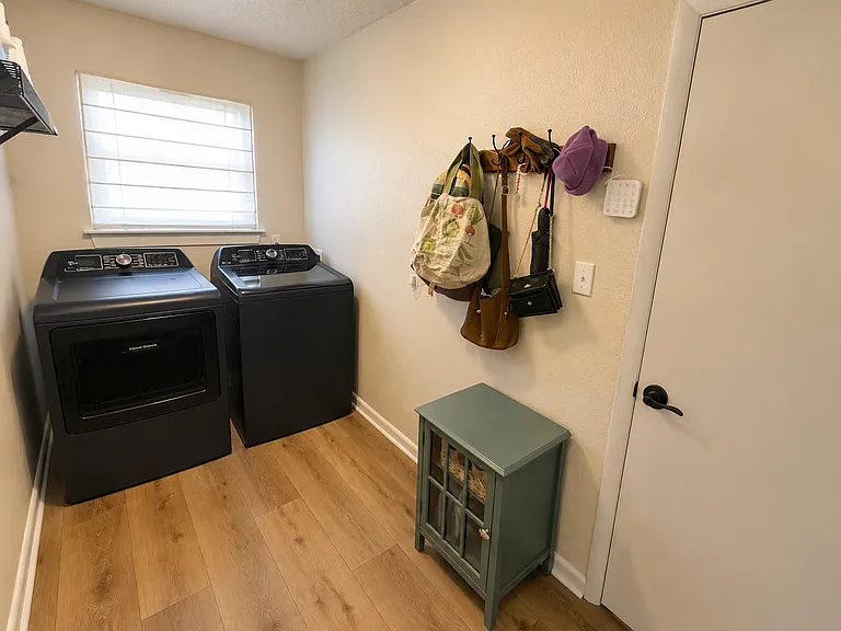 921 Bowling Green Trl — Photo 13