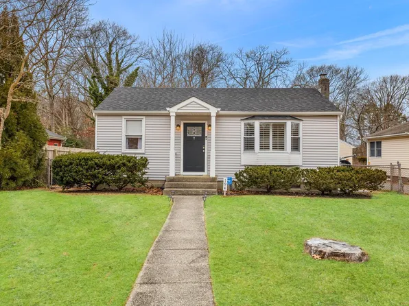 194 Hedges Avenue, East Patchogue, NY 11772