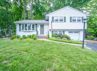 15 Stonehill Rd, Randolph, NJ 07869