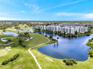 1200 Country Club Dr APT 1206, Largo, FL 33771