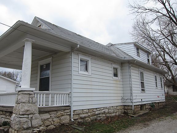 2nd image of 1410 S Hedges Ave