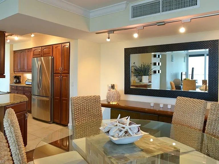 4001 Gulf Shore Blvd N #707 — Photo 8