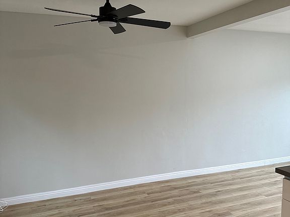 5th image of 4531 Hazeltine Ave
