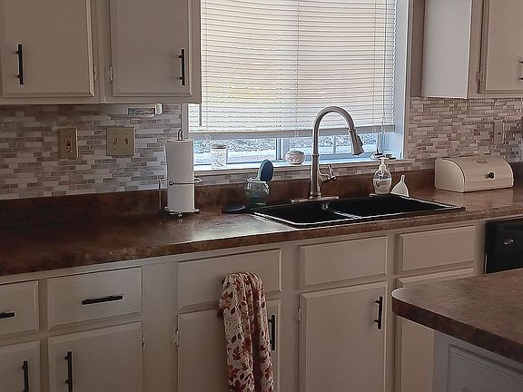 3rd image of 2493 Hilltop Rd