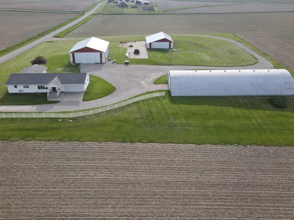 3217 210th St, Dysart, IA 52224