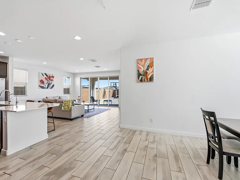 2053 W Sienna Bouquet Pl — Photo 3
