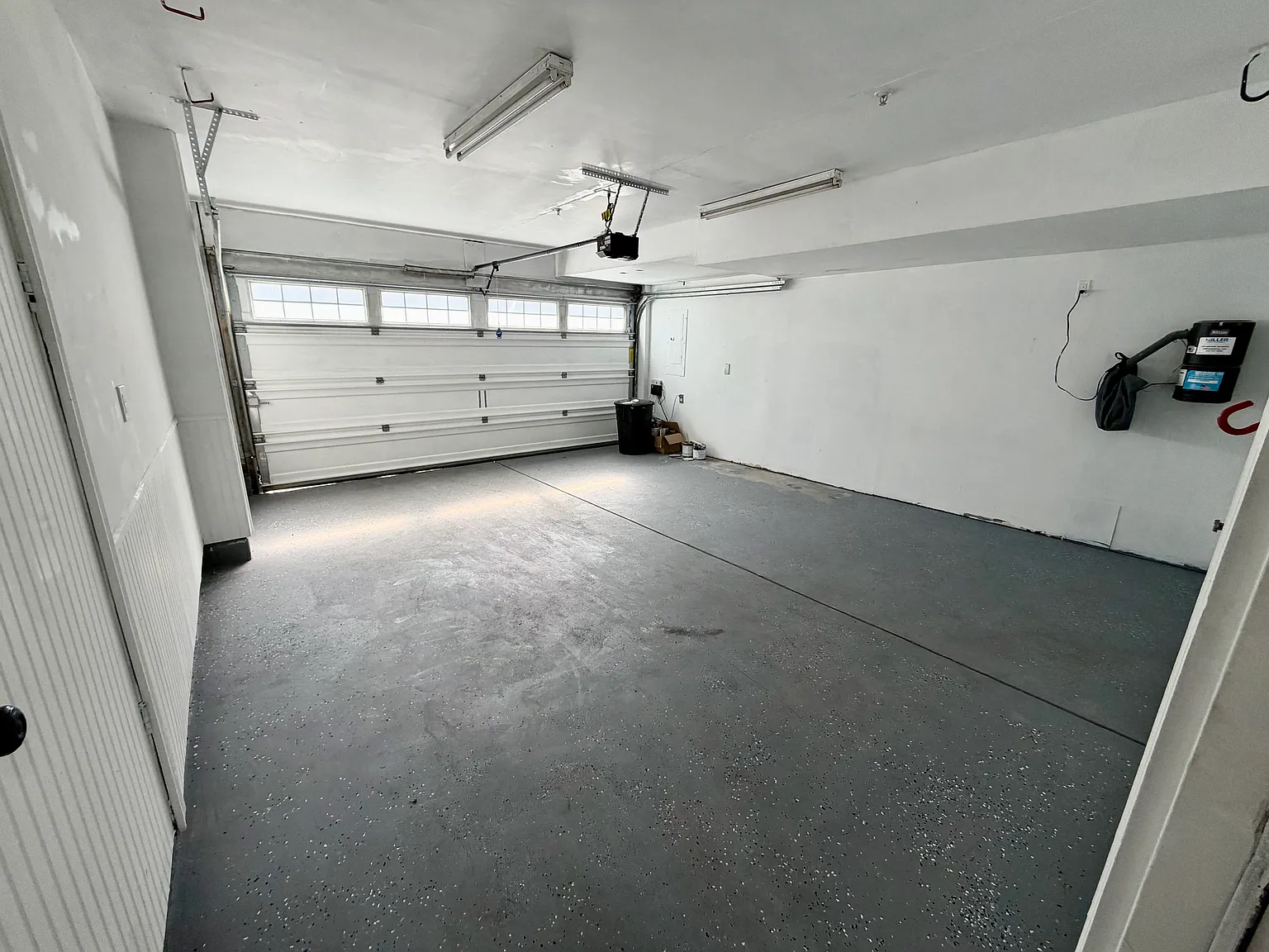 3 bed, 2.5 bath, 2104 sqft, $3,750 — Photo 4
