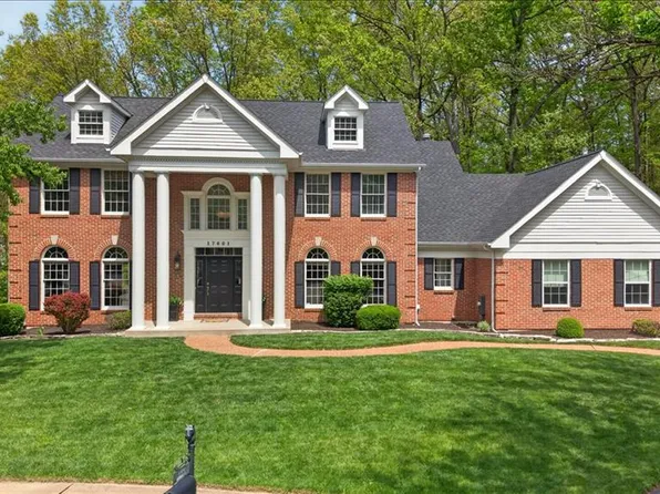 17601 Burnham Ct, Chesterfield, MO 63005