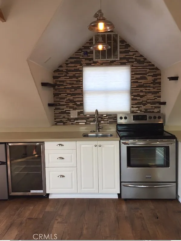 1 bed, 500 sqft, $2,100 — Photo 1