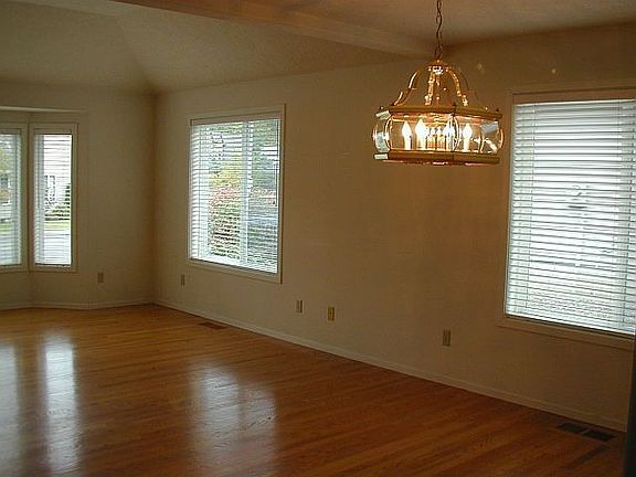 Formal living & dining room