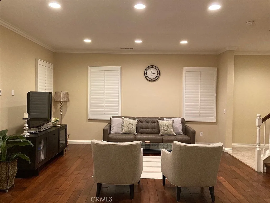 3 bed, 2.5 bath, 1790 sqft, $4,890 — Photo 3
