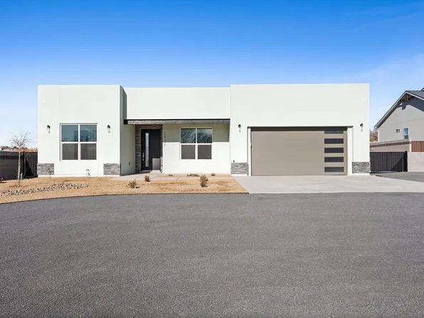 1521 Monterrey Rd NE, Rio Rancho, NM 87144