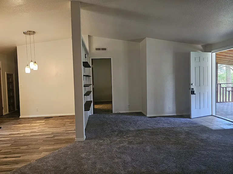 8719 Mariana Ct SE — Photo 3