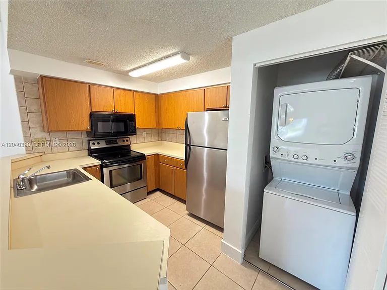 2550 SW 18th Ter #2201 — Photo 9