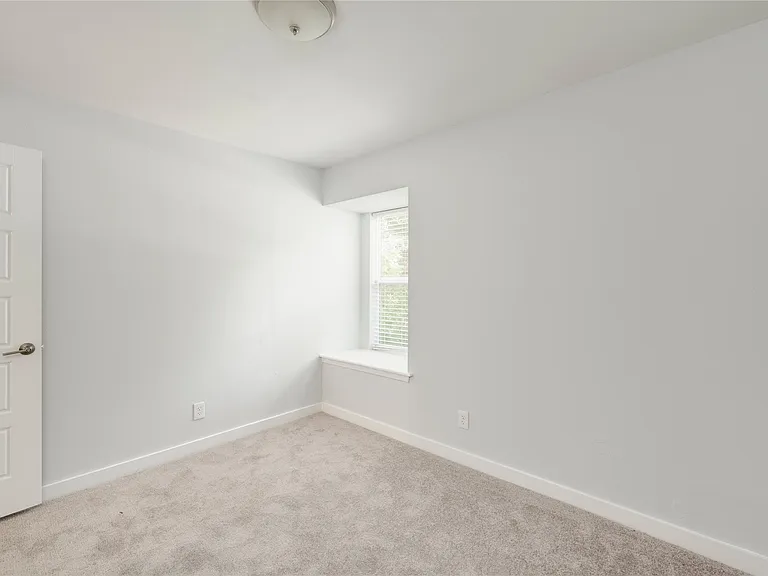 5402 Chevy Cir — Photo 21