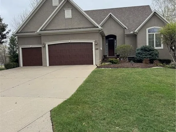 10320 W 142nd St, Overland Park, KS 66221