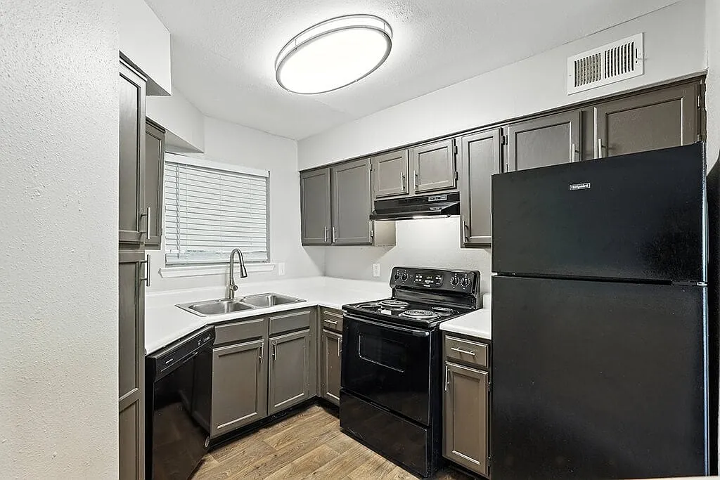 Newport Apartment Homes — Photo 1