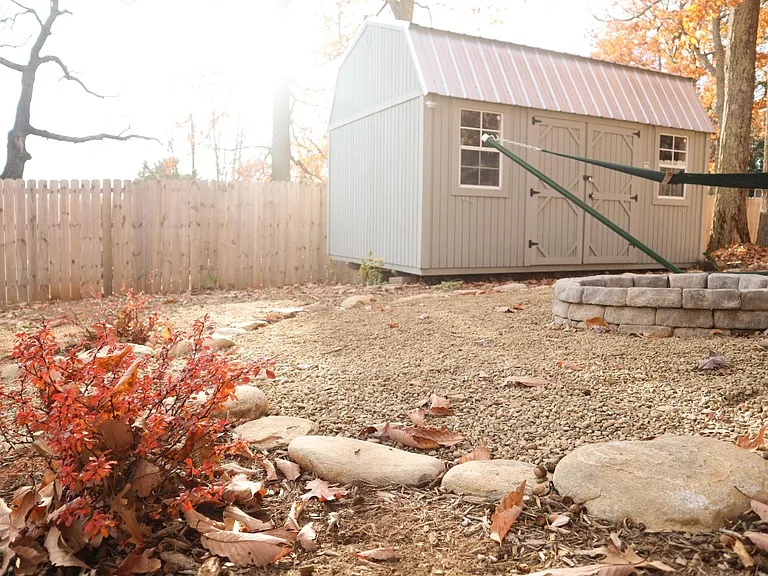 203 Paris View Dr — Photo 6